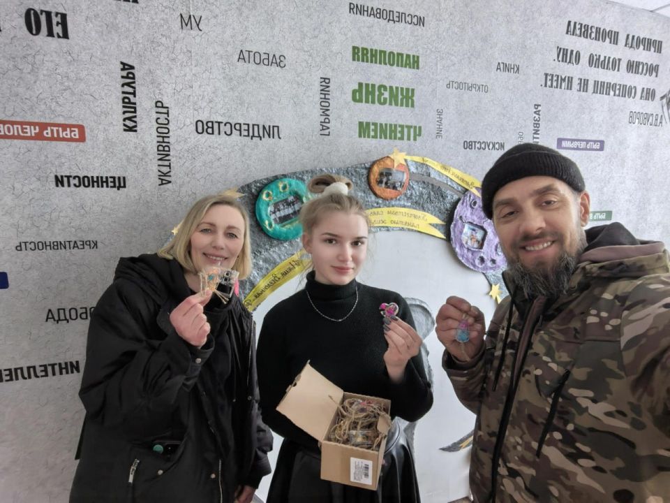 Волонтеры из Новосибирска посетили учебно-реабилитационный центр «Хрусталик» в Рубежном Волонтеры из Новосибирска посетили учебно-реабилитационный центр «Хрусталик» в Рубежном