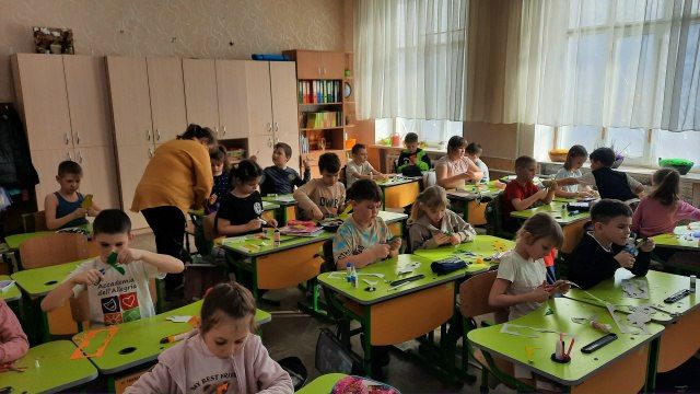 ВЕСЕННИЙ СЮРПРИЗ. Кто любимей всех на свете? ВЕСЕННИЙ СЮРПРИЗ. Кто любимей всех на свете?