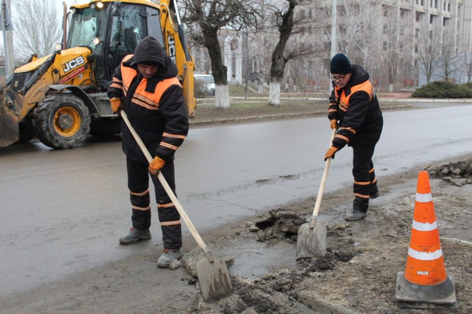 Сергей Козенко: В Краснодонском муниципальном округе продолжаются работы по наведению чистоты и порядка на улично-дорожной сети после зимнего периода Сергей Козенко: В Краснодонском муниципальном округе продолжаются работы по наведению чистоты и порядка на улично-дорожной сети после зимнего периода