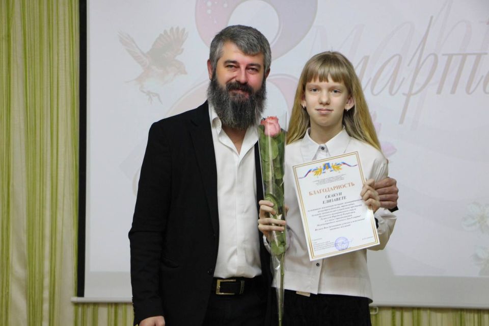 Олег Савченко: В преддверии самого нежного праздника весны — Международного женского дня встретился с теми, кто своим талантом, умом и энергией уже сегодня прославляет не только нашу малую Родину, но и нашу Страну Россию Олег Савченко: В преддверии самого нежного праздника весны — Международного женского дня встретился с теми, кто своим талантом, умом и энергией уже сегодня прославляет не только нашу малую Родину, но и нашу Страну Россию