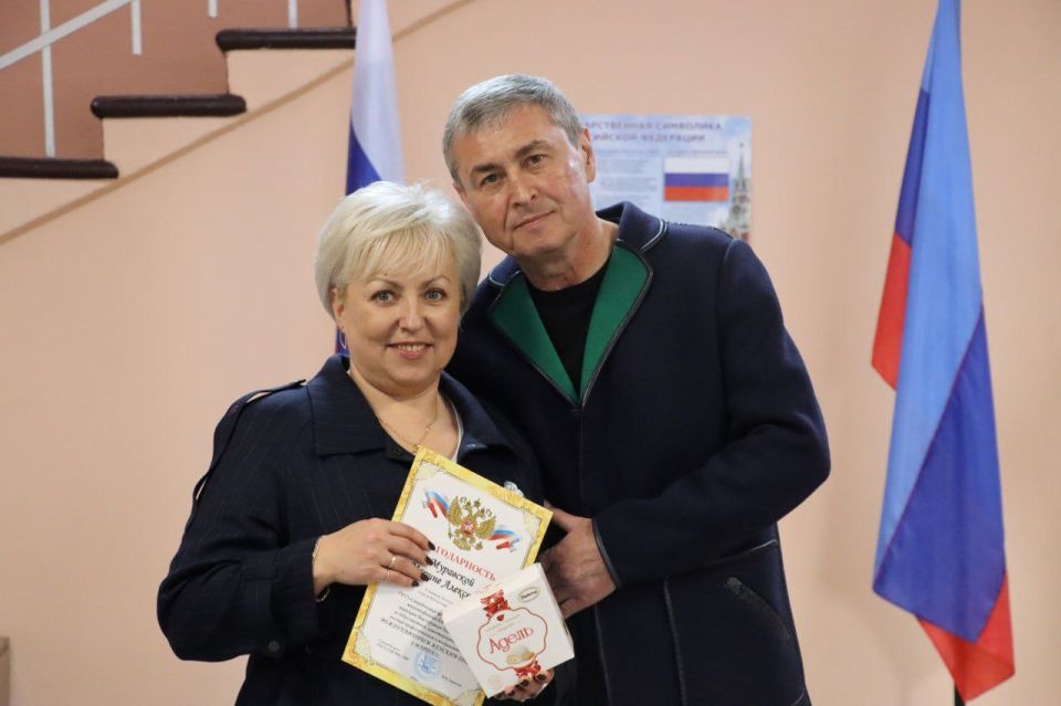 С наступающим праздником весны и красоты единороссы Северодонецка поздравили героинь в белых халатах С наступающим праздником весны и красоты единороссы Северодонецка поздравили героинь в белых халатах