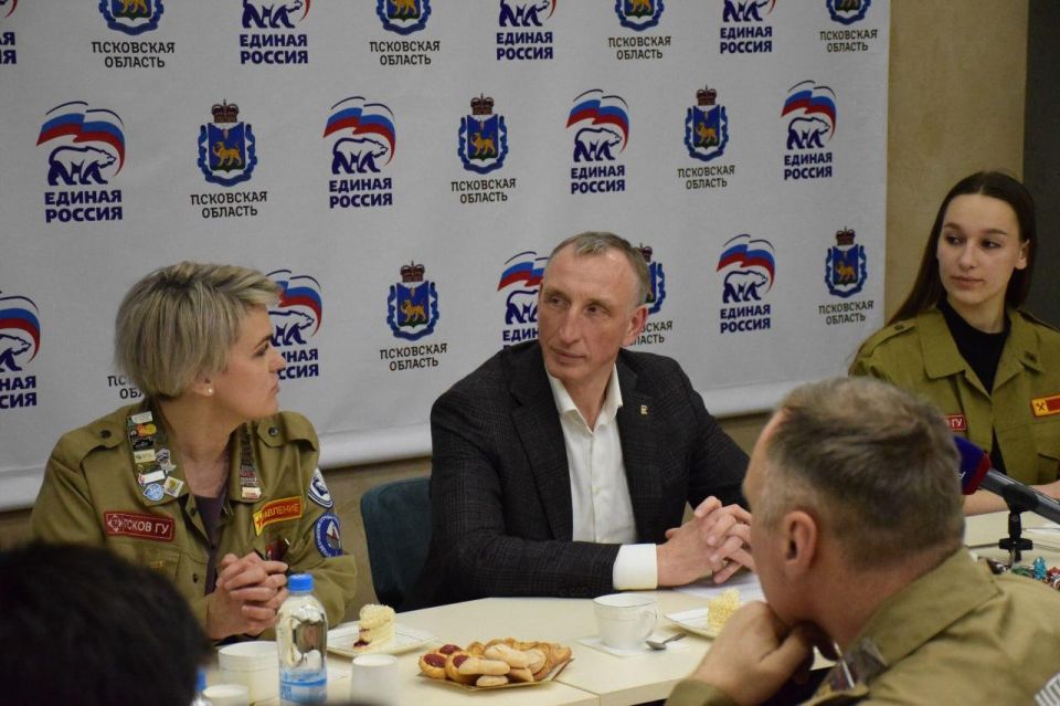 Дроны для СВО, проверка школ и приемы граждан: «Единая Россия» проводит региональную неделю Дроны для СВО, проверка школ и приемы граждан: «Единая Россия» проводит региональную неделю