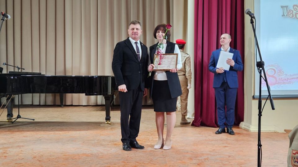 В Алчевске прошел концерт «Праздник красоты и вдохновения» В Алчевске прошел концерт «Праздник красоты и вдохновения»