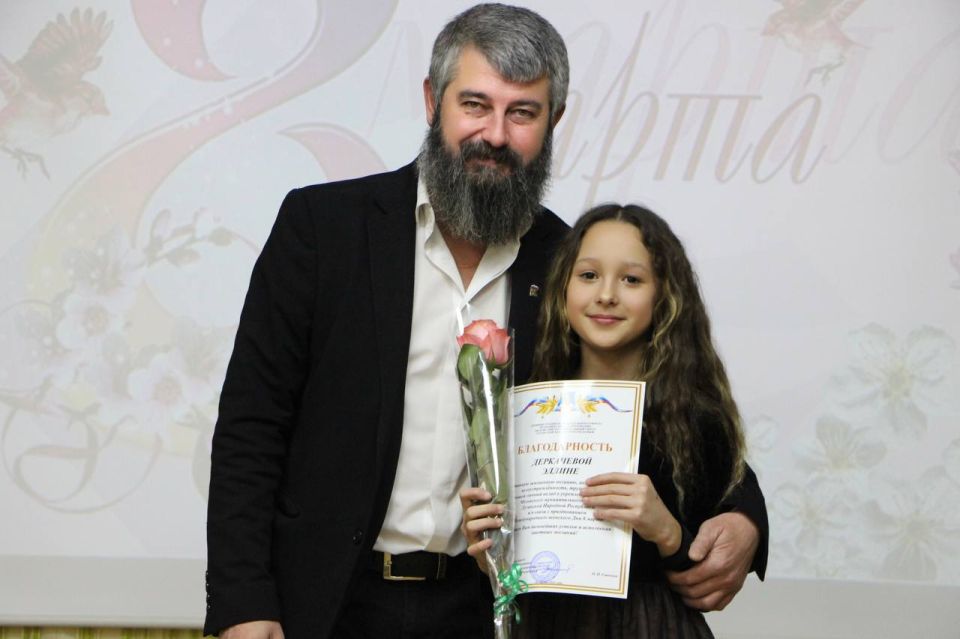 Олег Савченко: В преддверии самого нежного праздника весны — Международного женского дня встретился с теми, кто своим талантом, умом и энергией уже сегодня прославляет не только нашу малую Родину, но и нашу Страну Россию Олег Савченко: В преддверии самого нежного праздника весны — Международного женского дня встретился с теми, кто своим талантом, умом и энергией уже сегодня прославляет не только нашу малую Родину, но и нашу Страну Россию