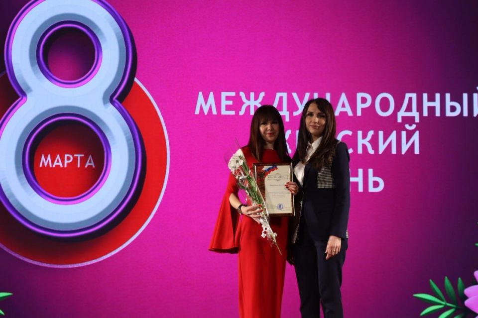 Яна Сылкина: Сегодня в Северодонецком городском Дворце культуры состоялось торжественное мероприятие по случаю Международного женского дня Яна Сылкина: Сегодня в Северодонецком городском Дворце культуры состоялось торжественное мероприятие по случаю Международного женского дня