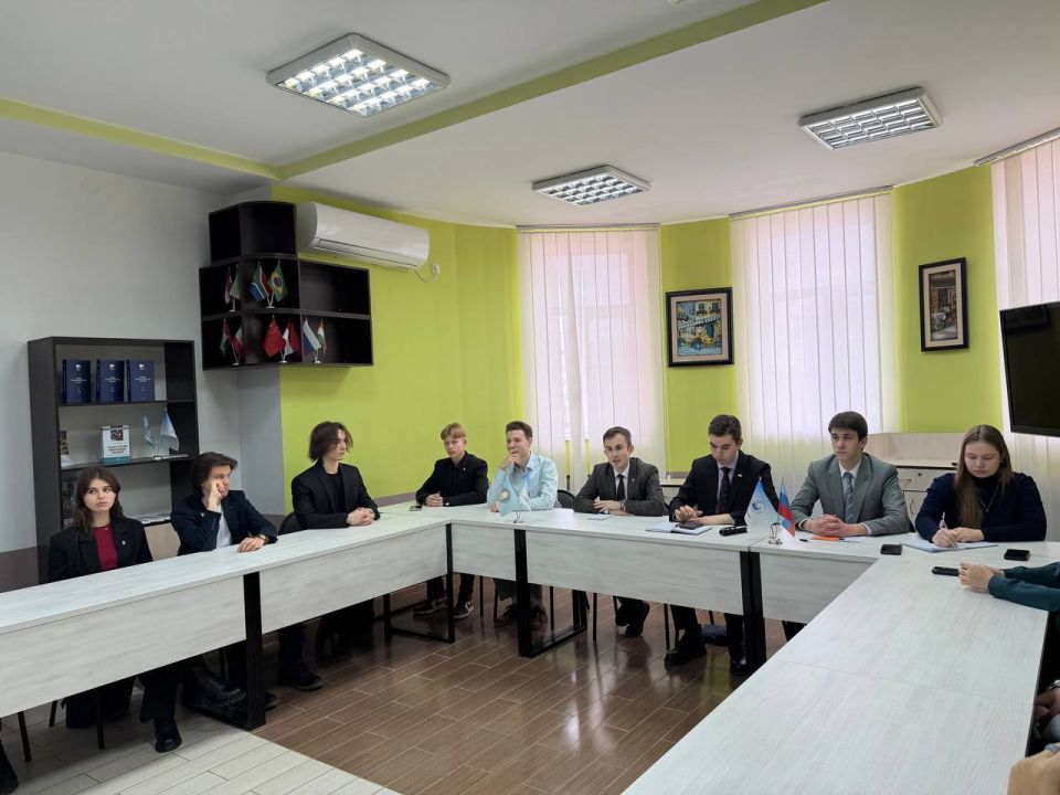 Молодежь Луганска расширяет партнерские связи! Молодежь Луганска расширяет партнерские связи!
