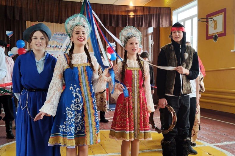 В Ленинской СШ прошло открытие Года единства народов России В Ленинской СШ прошло открытие Года единства народов России