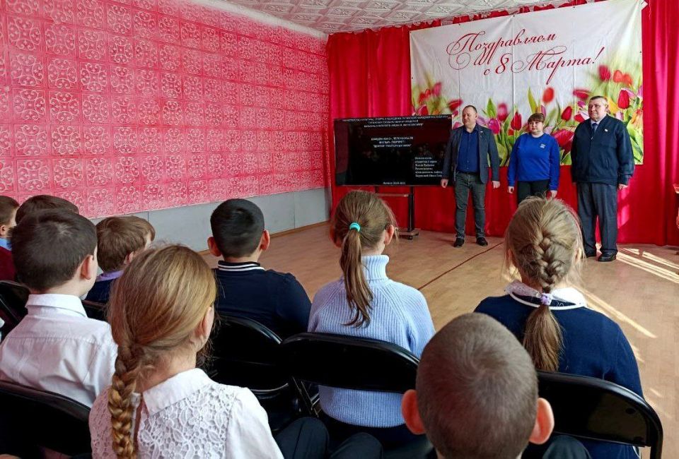 Константин Бутримов: Память поколений и женская сила: в Дмитриевской школе показали фильм о героине труда в рамках проекта «Выбирай своё» Константин Бутримов: Память поколений и женская сила: в Дмитриевской школе показали фильм о героине труда в рамках проекта «Выбирай своё»