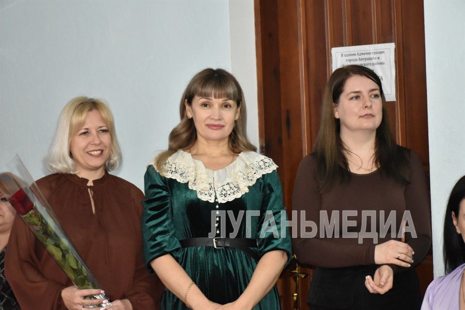 В Антраците наградили женщин, чей труд и пример вдохновляют В Антраците наградили женщин, чей труд и пример вдохновляют