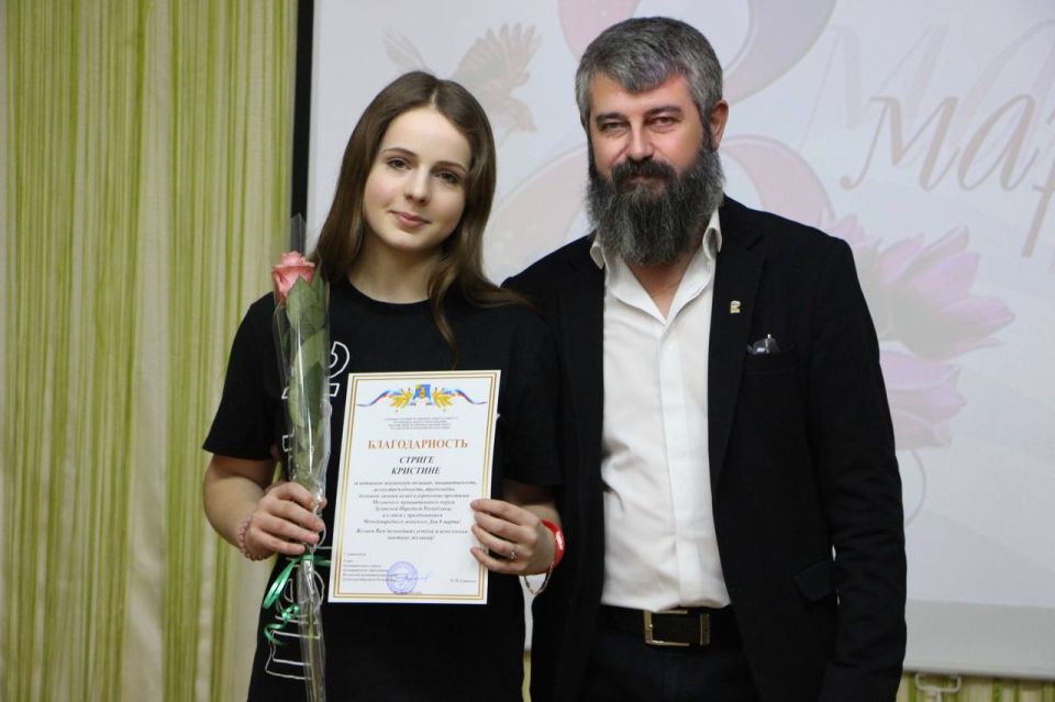 Олег Савченко: В преддверии самого нежного праздника весны — Международного женского дня встретился с теми, кто своим талантом, умом и энергией уже сегодня прославляет не только нашу малую Родину, но и нашу Страну Россию Олег Савченко: В преддверии самого нежного праздника весны — Международного женского дня встретился с теми, кто своим талантом, умом и энергией уже сегодня прославляет не только нашу малую Родину, но и нашу Страну Россию