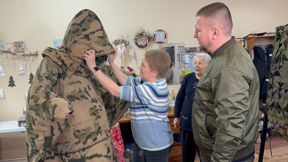 Денис Мирошниченко поздравил женщин-волонтеров в Алчевске Денис Мирошниченко поздравил женщин-волонтеров в Алчевске