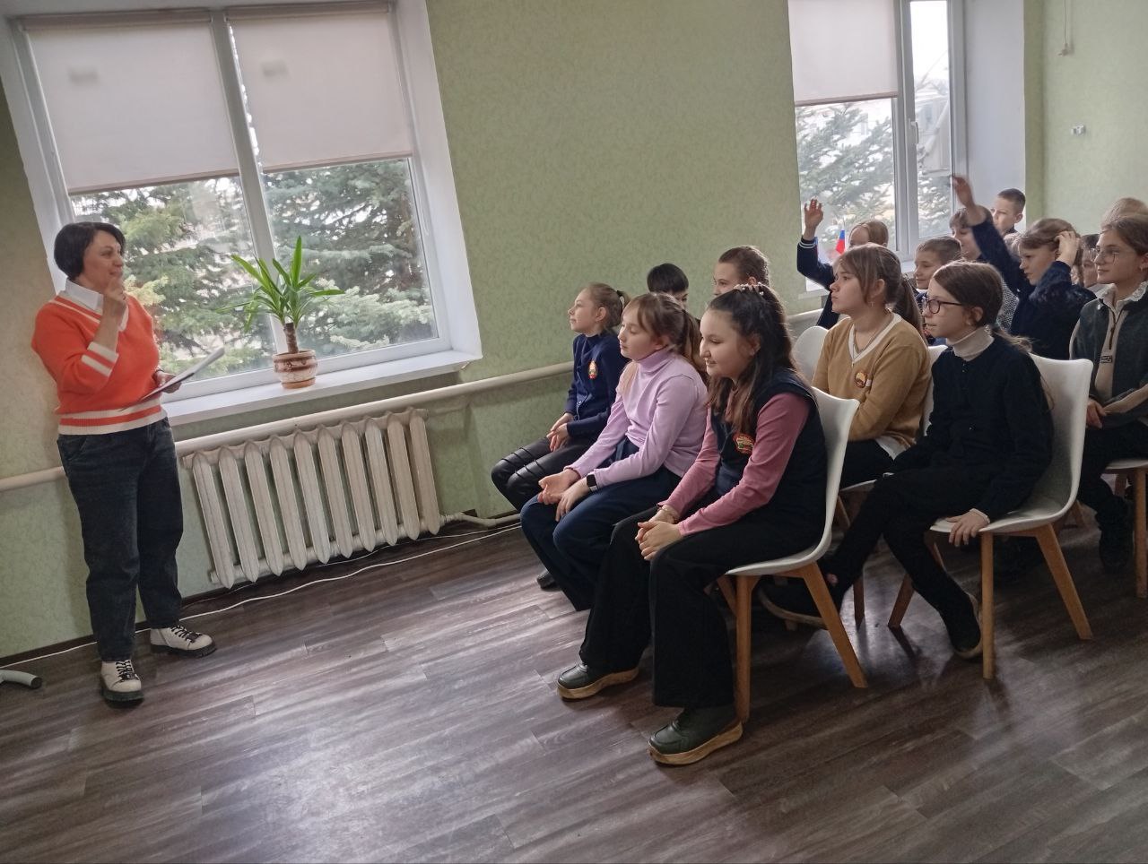 В Лутугинской Районной библиотеке для детей прошла игровая программа для учащихся Лутугинской средней школы №1 В Лутугинской Районной библиотеке для детей прошла игровая программа для учащихся Лутугинской средней школы №1