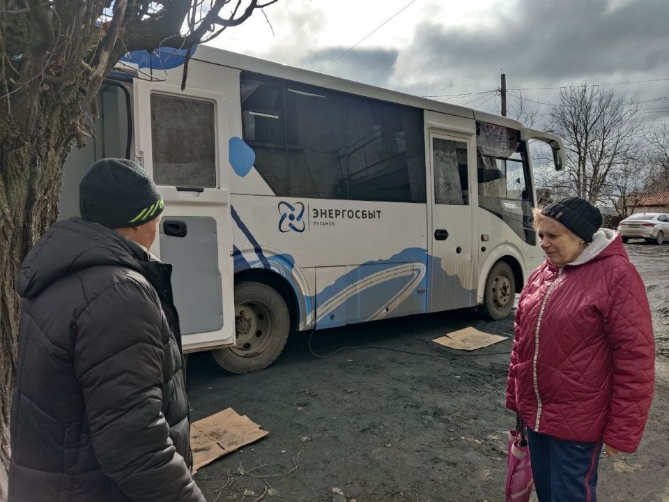 6 марта жители города Вахрушево смогли воспользоваться услугами мобильного центра ОП «ЭНЕРГОСБЫТ» 6 марта жители города Вахрушево смогли воспользоваться услугами мобильного центра ОП «ЭНЕРГОСБЫТ»