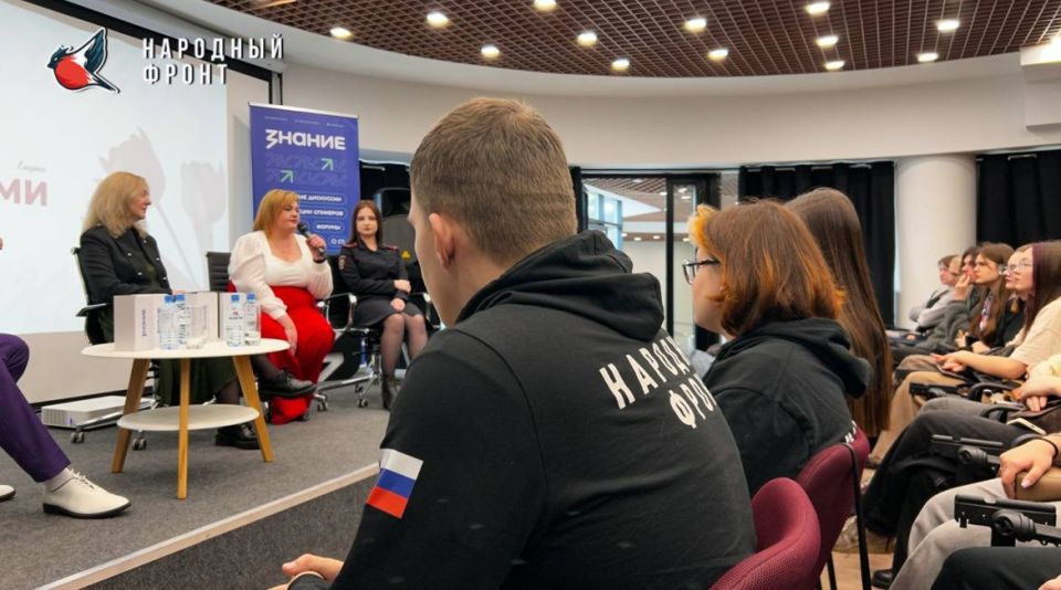 Молодёжка НФ на «Диалогах с героинями»! Молодёжка НФ на «Диалогах с героинями»!
