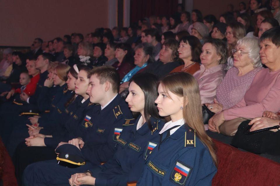 Наталия Жулинская: В преддверии 8 Марта поздравили наших замечательных женщин Наталия Жулинская: В преддверии 8 Марта поздравили наших замечательных женщин