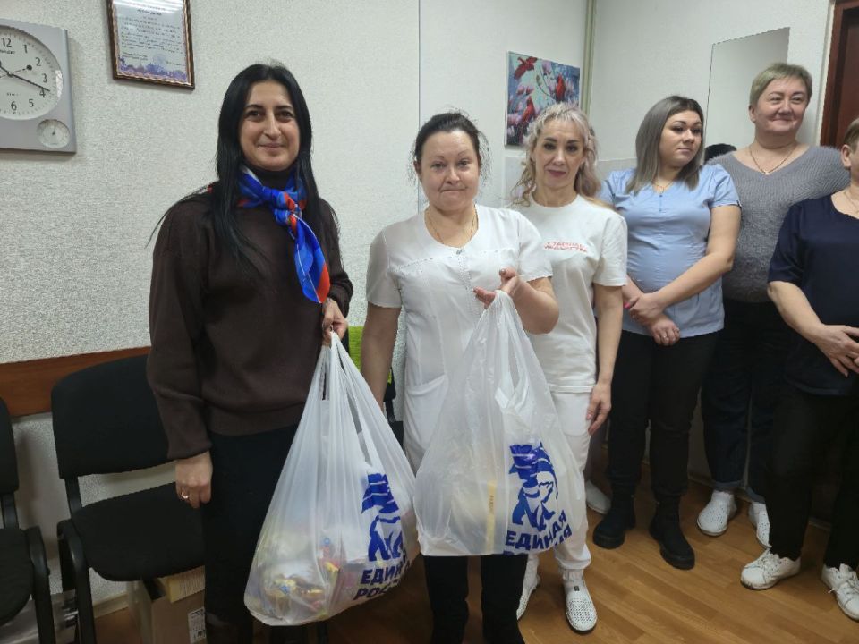 Организация поздравления с Международным женским днем в Ровеньковском МО Всероссийской политической партии «Единая Россия» проводится ежегодно Организация поздравления с Международным женским днем в Ровеньковском МО Всероссийской политической партии «Единая Россия» проводится ежегодно