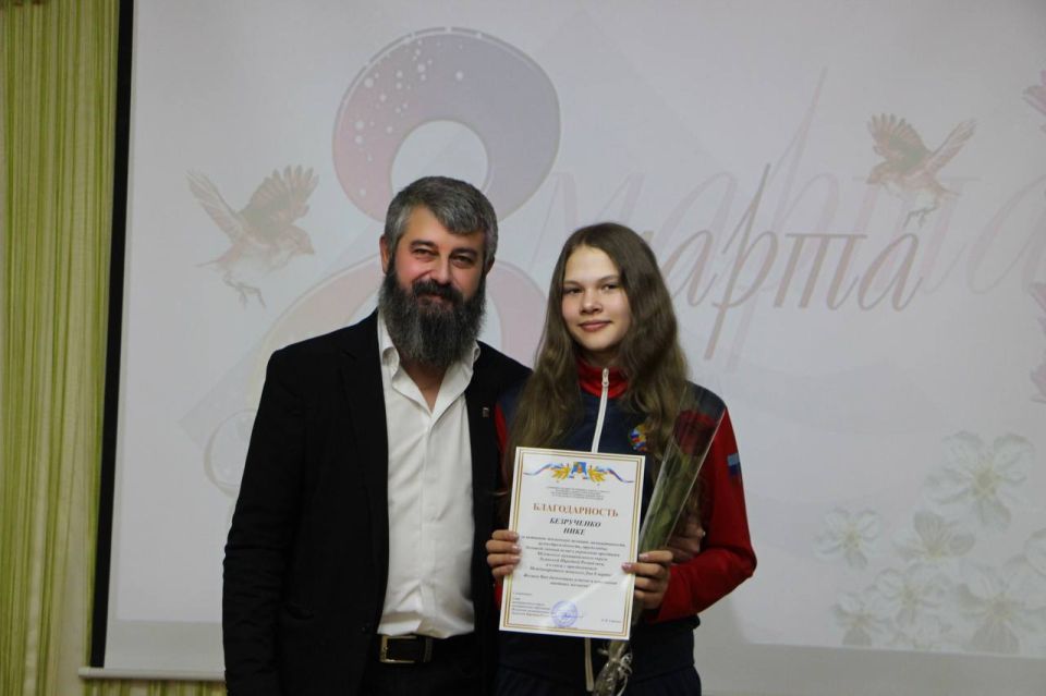 Олег Савченко: В преддверии самого нежного праздника весны — Международного женского дня встретился с теми, кто своим талантом, умом и энергией уже сегодня прославляет не только нашу малую Родину, но и нашу Страну Россию Олег Савченко: В преддверии самого нежного праздника весны — Международного женского дня встретился с теми, кто своим талантом, умом и энергией уже сегодня прославляет не только нашу малую Родину, но и нашу Страну Россию