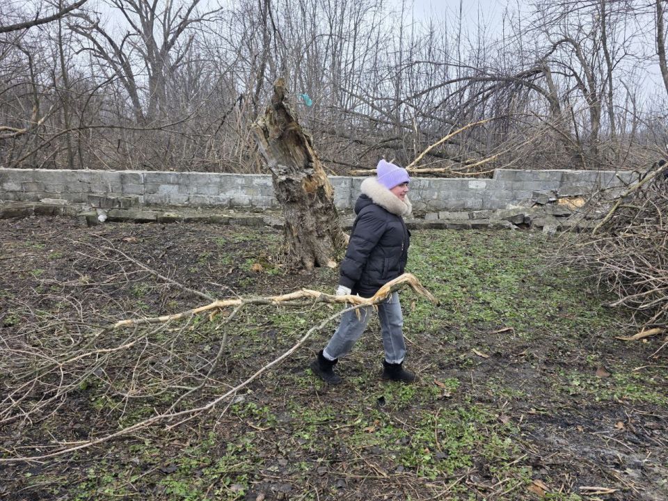 Члены Совета женщин Перевальского округа Луганского регионального отделения «Союз женщин России» приняли участие в муниципальном субботнике, который проходил 4 марта в пгт Центральном Члены Совета женщин Перевальского округа Луганского регионального отделения «Союз женщин России» приняли участие в муниципальном субботнике, который проходил 4 марта в пгт Центральном