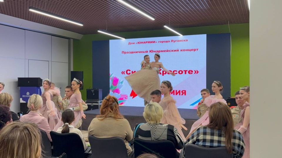 В Доме молодежи прошел праздничный концерт, посвященный Международному женскому дню В Доме молодежи прошел праздничный концерт, посвященный Международному женскому дню