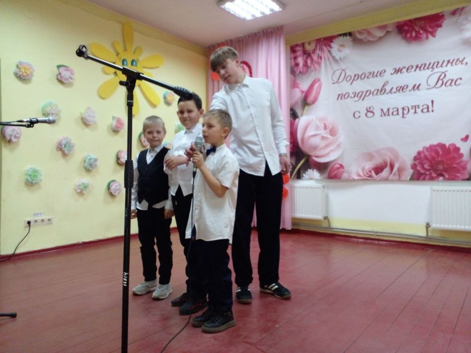 В Бугаевском Доме культуры для участниц хорового коллектива поселка было организовано особое торжество В Бугаевском Доме культуры для участниц хорового коллектива поселка было организовано особое торжество