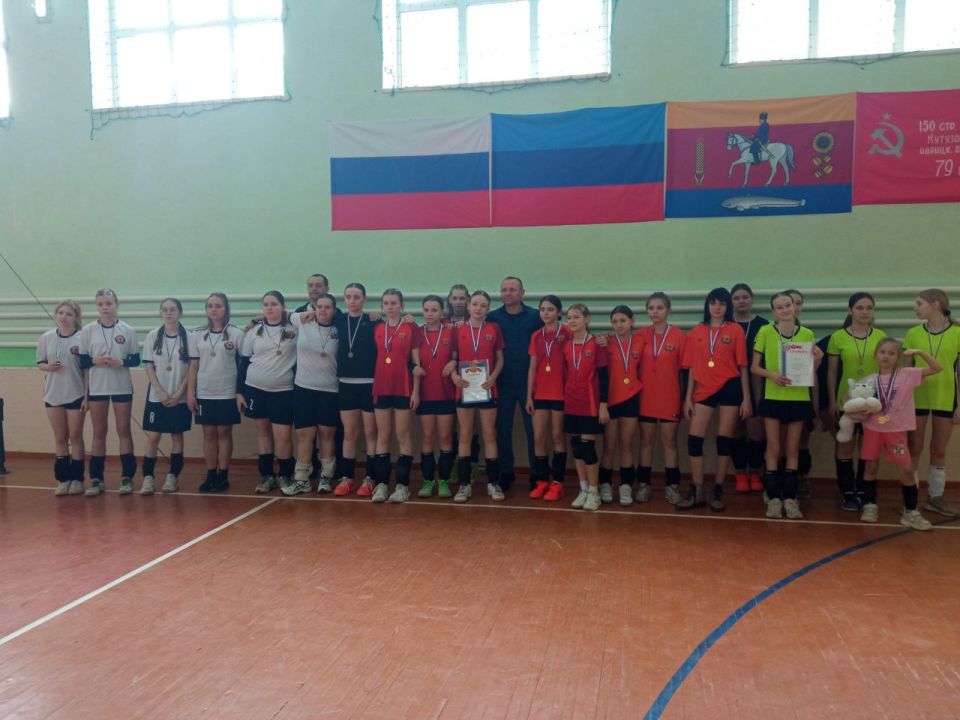 В Новоайдарской ДЮСШ прошёл праздничный турнир по волейболу среди девушек в честь 8 Марта В Новоайдарской ДЮСШ прошёл праздничный турнир по волейболу среди девушек в честь 8 Марта
