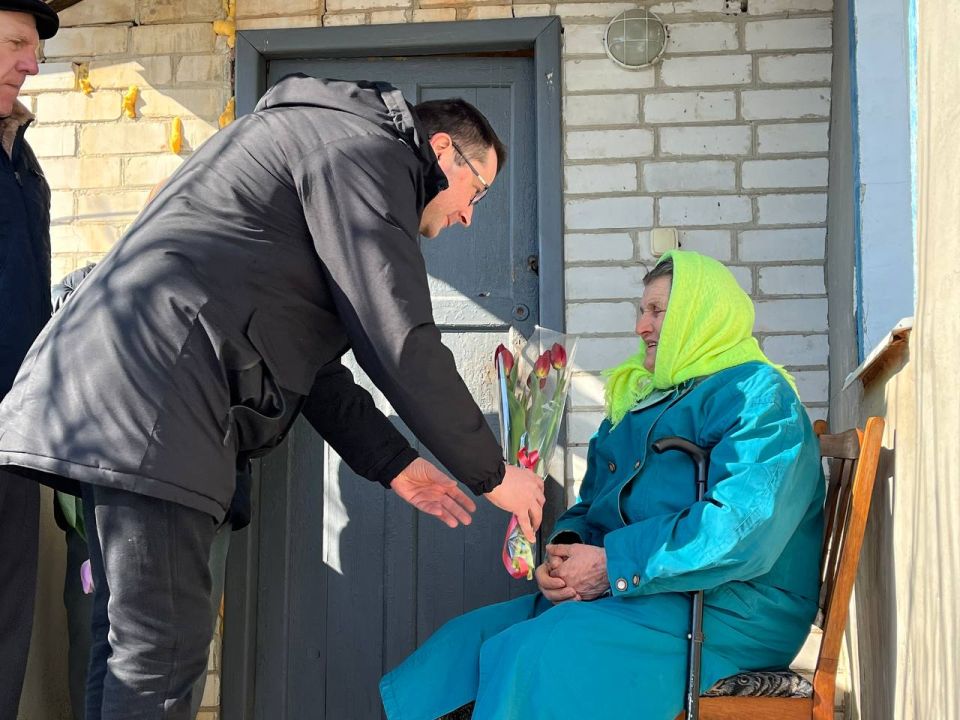 Поздравление ветерана Великой Отечественной войны с 8 марта Поздравление ветерана Великой Отечественной войны с 8 марта