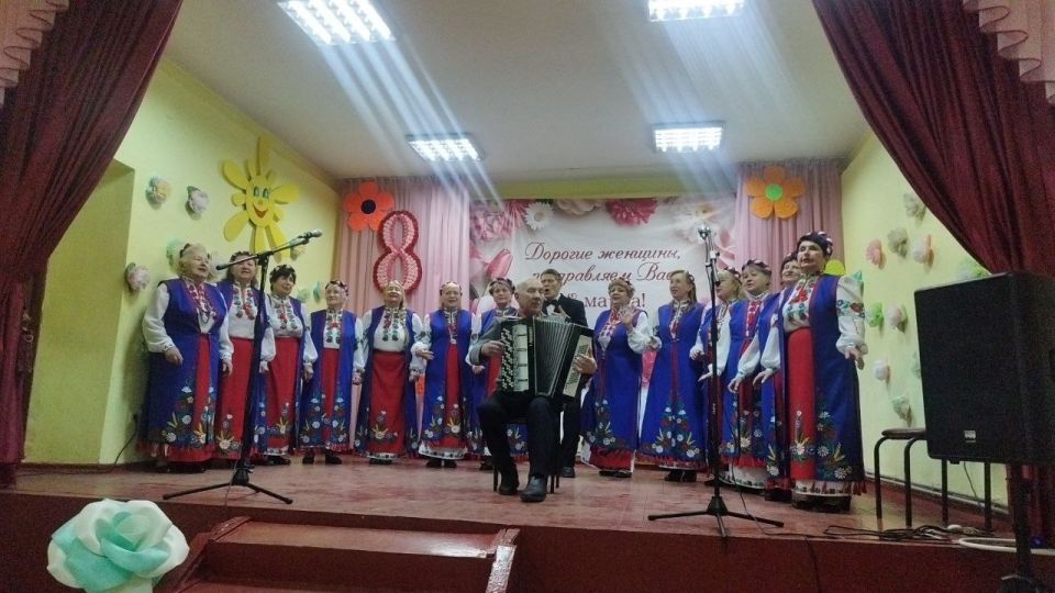 В Бугаевском Доме культуры для участниц хорового коллектива поселка было организовано особое торжество В Бугаевском Доме культуры для участниц хорового коллектива поселка было организовано особое торжество