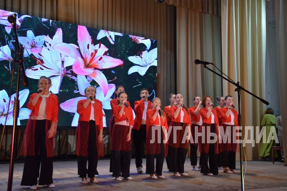 В Кировске прошел концерт,посвященный Международному женскому дню В Кировске прошел концерт,посвященный Международному женскому дню