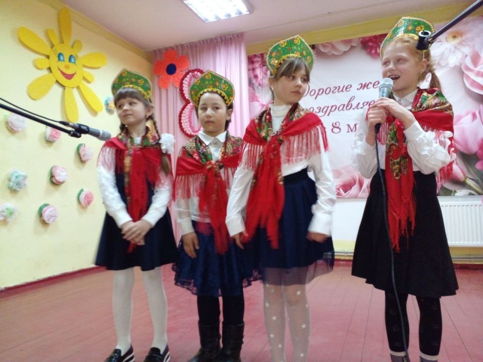 В Бугаевском Доме культуры для участниц хорового коллектива поселка было организовано особое торжество В Бугаевском Доме культуры для участниц хорового коллектива поселка было организовано особое торжество