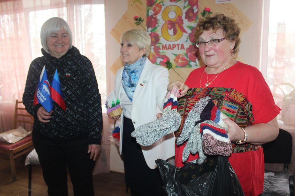 Теплая встреча с участницами клуба «Рукодельницы» в канун 8 Марта прошла в Веселой Горе Теплая встреча с участницами клуба «Рукодельницы» в канун 8 Марта прошла в Веселой Горе