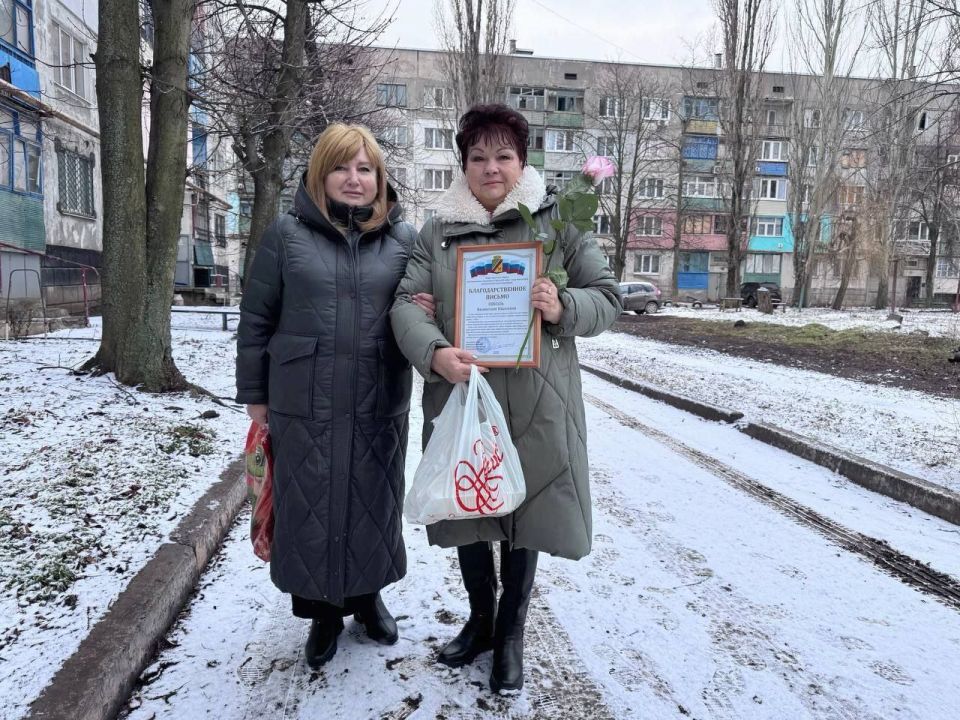 Сергей Колягин: В преддверии Международного женского дня вместе с председателем Совета городского округа Светланой Пшеничниковой, коллегами из администрации и активистами местного отделения ВПП "Единая Россия" встретились с... Сергей Колягин: В преддверии Международного женского дня вместе с председателем Совета городского округа Светланой Пшеничниковой, коллегами из администрации и активистами местного отделения ВПП "Единая Россия" встретились с...