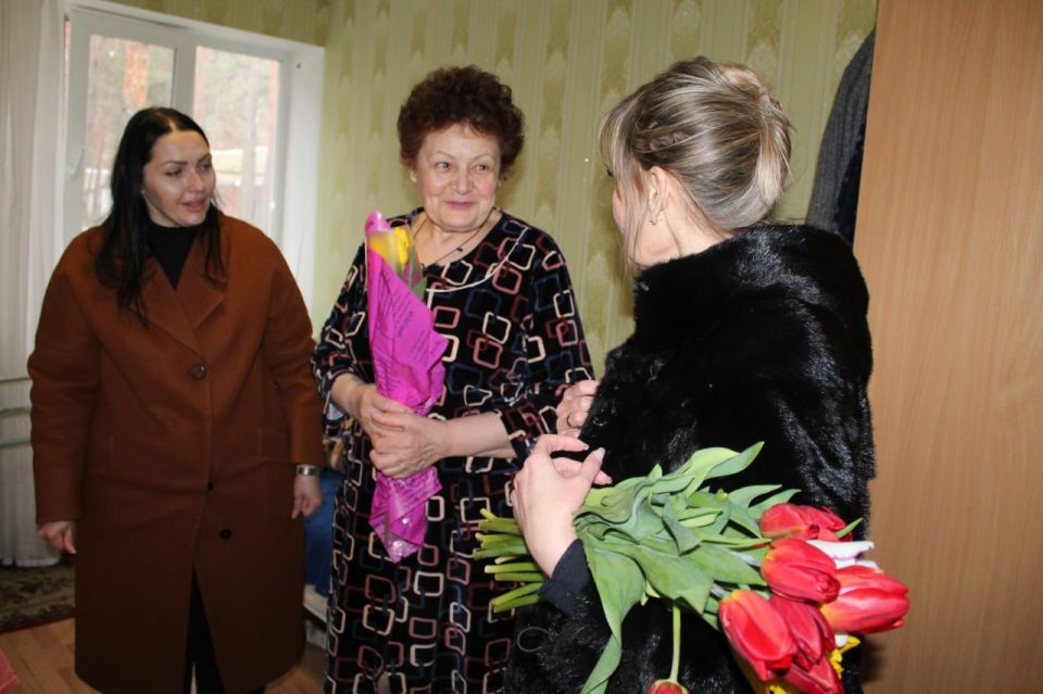 Юлия Кожухарь: В преддверии Международного женского дня — 8 Марта, вместе с коллегами посетили пункты временного размещения граждан, вынужденно покинувших свои дома Юлия Кожухарь: В преддверии Международного женского дня — 8 Марта, вместе с коллегами посетили пункты временного размещения граждан, вынужденно покинувших свои дома