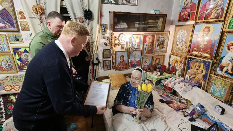 Единая Россия в преддверии 8 Марта поздравляет женщин-волонтеров Единая Россия в преддверии 8 Марта поздравляет женщин-волонтеров