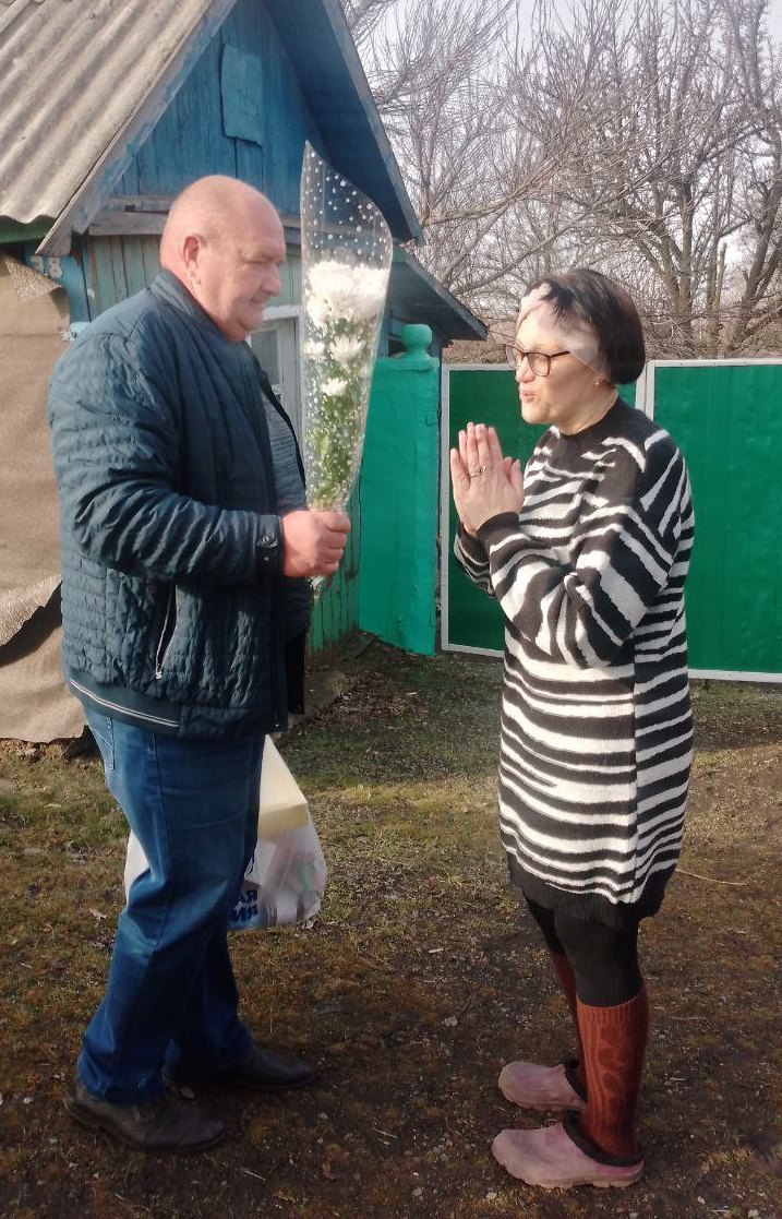 В рамках партийного проекта «Женское движение Единой России» продолжается акция «Цветы мамам героев», направленная на поддержку и заботу о женщинах, чьи сыновья служат в зоне специальной военной операции или погибли...