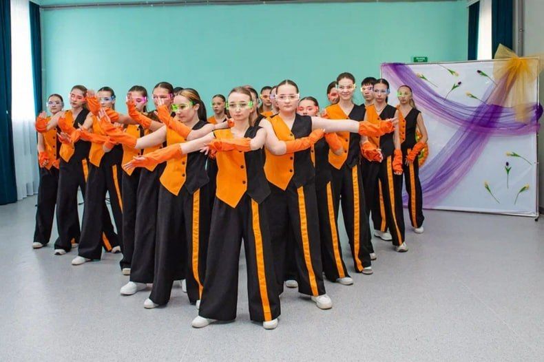 В Червонопартизанске состоялся праздничный концерт «Букет поздравлений» В Червонопартизанске состоялся праздничный концерт «Букет поздравлений»