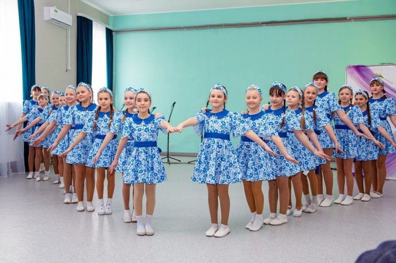 В Червонопартизанске состоялся праздничный концерт «Букет поздравлений» В Червонопартизанске состоялся праздничный концерт «Букет поздравлений»