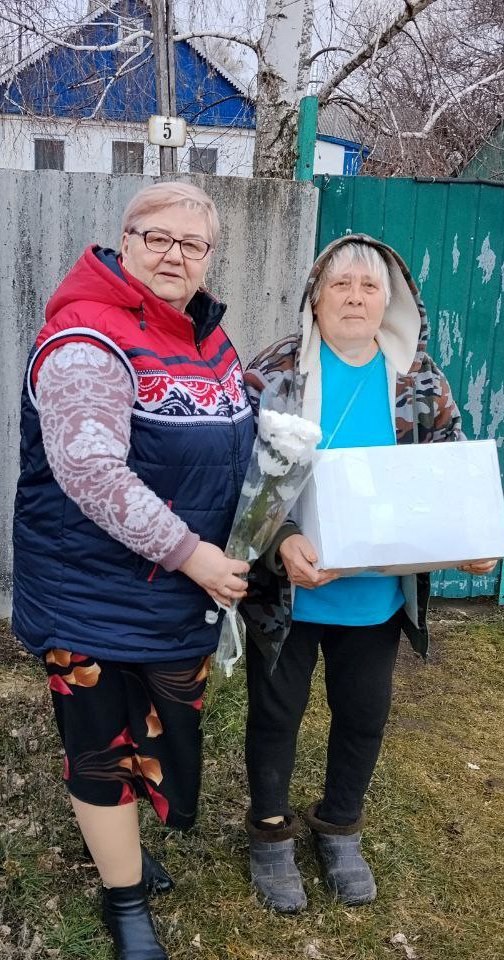 В рамках партийного проекта «Женское движение Единой России» продолжается акция «Цветы мамам героев», направленная на поддержку и заботу о женщинах, чьи сыновья служат в зоне специальной военной операции или погибли... В рамках партийного проекта «Женское движение Единой России» продолжается акция «Цветы мамам героев», направленная на поддержку и заботу о женщинах, чьи сыновья служат в зоне специальной военной операции или погибли...