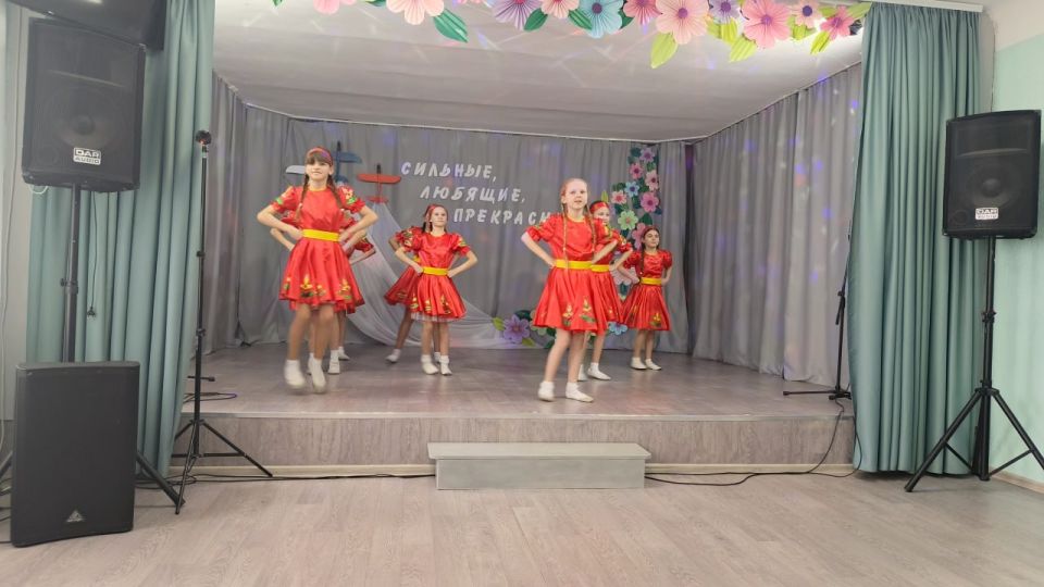 В преддверии 8 марта Врип главы Евгений Шаталин посетил праздничный концерт«Сильные, любящие, прекрасные» в ГБОУ ЛНР "РСКШИ "Хрусталик" В преддверии 8 марта Врип главы Евгений Шаталин посетил праздничный концерт«Сильные, любящие, прекрасные» в ГБОУ ЛНР "РСКШИ "Хрусталик"