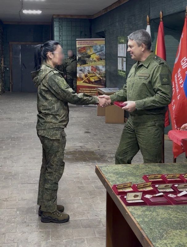 Глава ЛНР Леонид Пасечник поздравил защитниц Республики Глава ЛНР Леонид Пасечник поздравил защитниц Республики