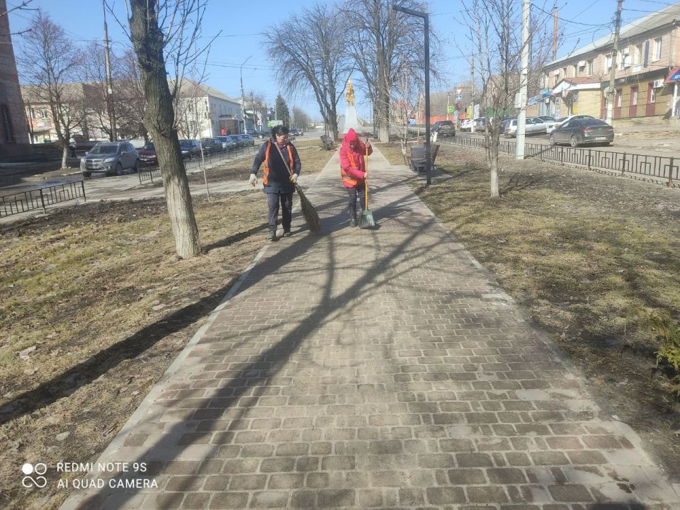 Сегодня МУП «ЖЭК» города Ровеньки проводит весеннюю уборку общественных территорий! Сегодня МУП «ЖЭК» города Ровеньки проводит весеннюю уборку общественных территорий!