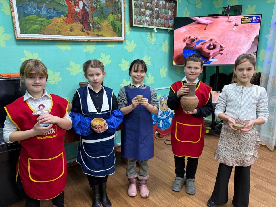Не мужское это дело: Жительница небольшого села в ЛНР возрождает гончарное ремесло Не мужское это дело: Жительница небольшого села в ЛНР возрождает гончарное ремесло