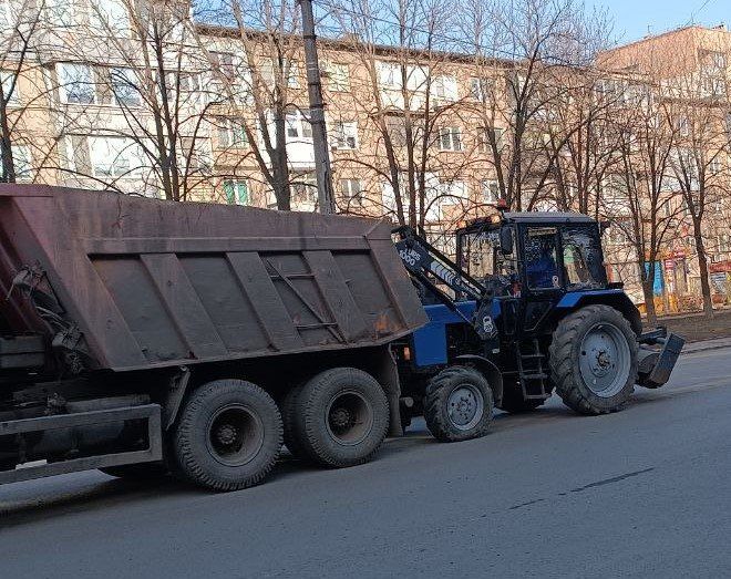 Коммунальными службами проведены работы на территории города Коммунальными службами проведены работы на территории города