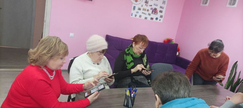 В Молодежном коворкинге г. Лутугино «Наш центр» прошла учеба по мобильной грамотности В Молодежном коворкинге г. Лутугино «Наш центр» прошла учеба по мобильной грамотности