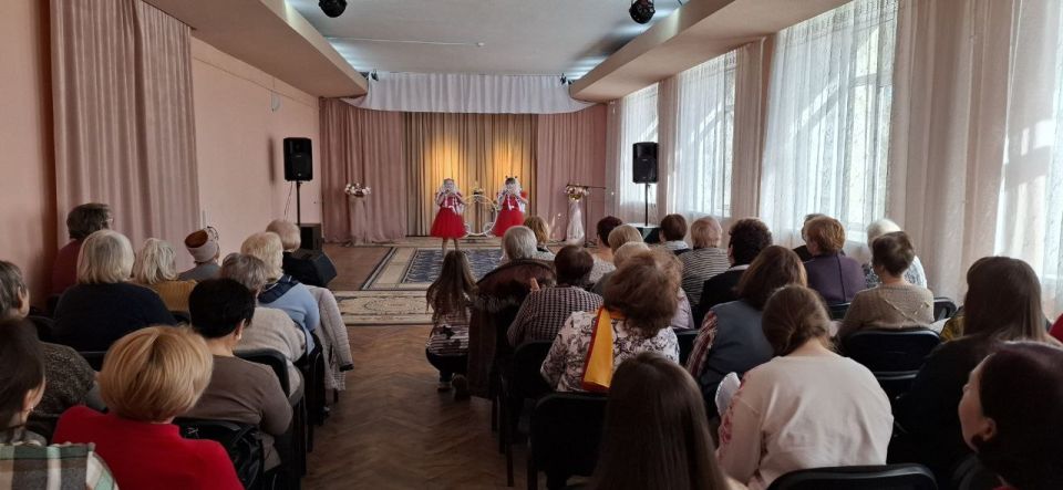 В Красном Луче прошел праздничный концерт «День восхищения женщиной» для слушателей Университета третьего возраста В Красном Луче прошел праздничный концерт «День восхищения женщиной» для слушателей Университета третьего возраста