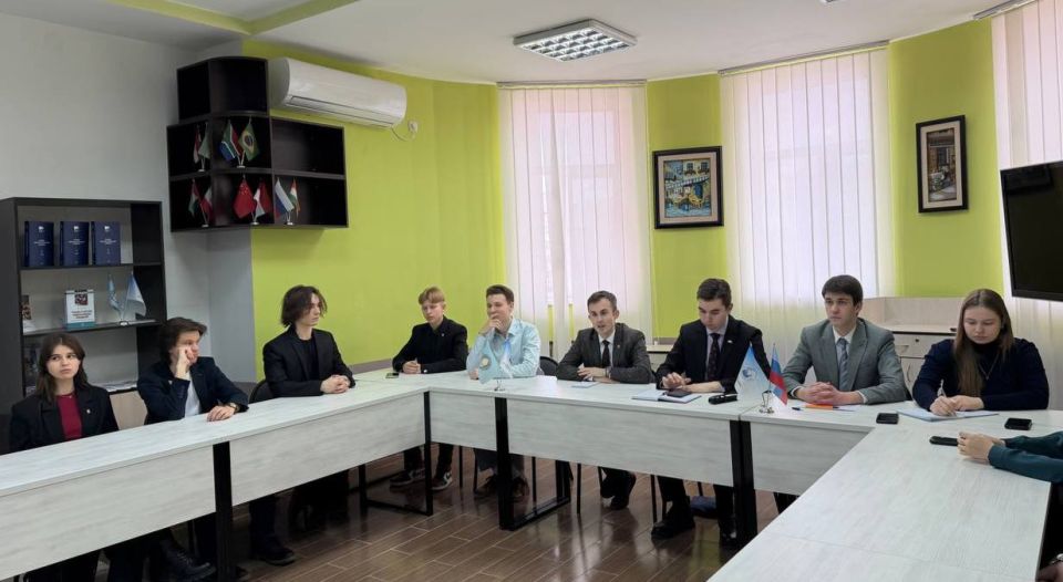 Молодежь Луганска расширяет партнерские связи Молодежь Луганска расширяет партнерские связи