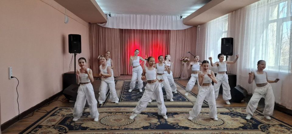 В Красном Луче прошел праздничный концерт «День восхищения женщиной» для слушателей Университета третьего возраста В Красном Луче прошел праздничный концерт «День восхищения женщиной» для слушателей Университета третьего возраста