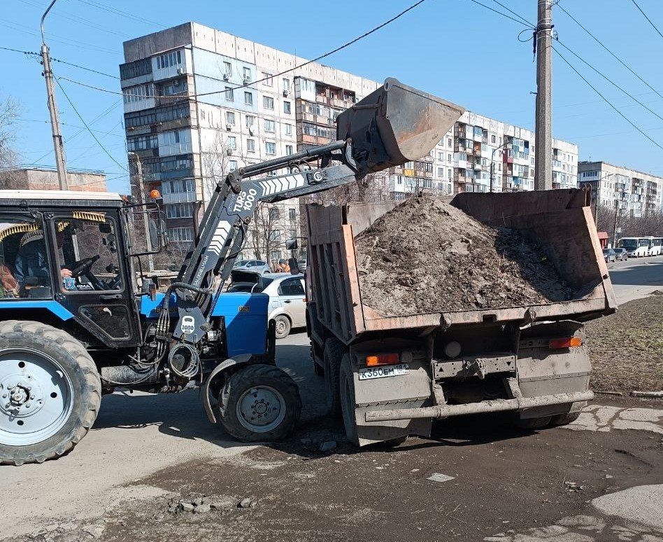 Коммунальными службами проведены работы на территории города Коммунальными службами проведены работы на территории города