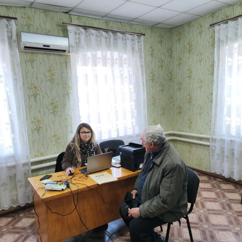 10 марта в пгт. Софиевский состоялся очередной выездной приём мобильного офиса МФЦ ЛНР 10 марта в пгт. Софиевский состоялся очередной выездной приём мобильного офиса МФЦ ЛНР