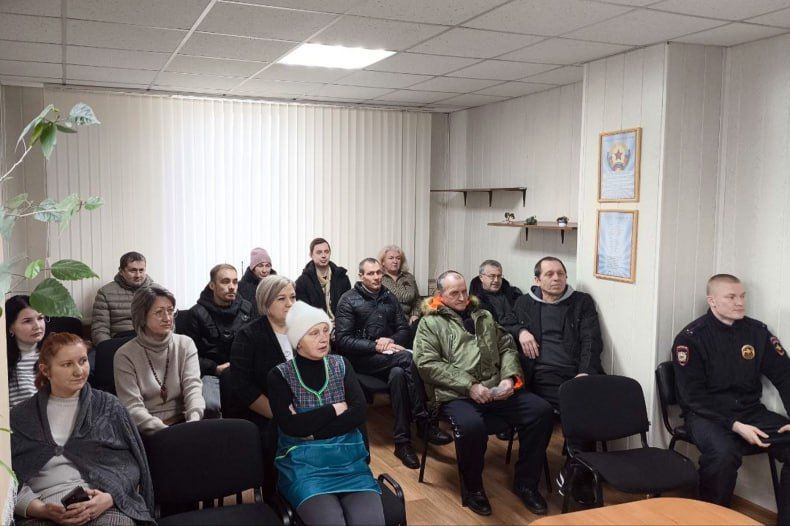 В Червонопартизанске прошла встреча по вопросам финансовой безопасности граждан В Червонопартизанске прошла встреча по вопросам финансовой безопасности граждан