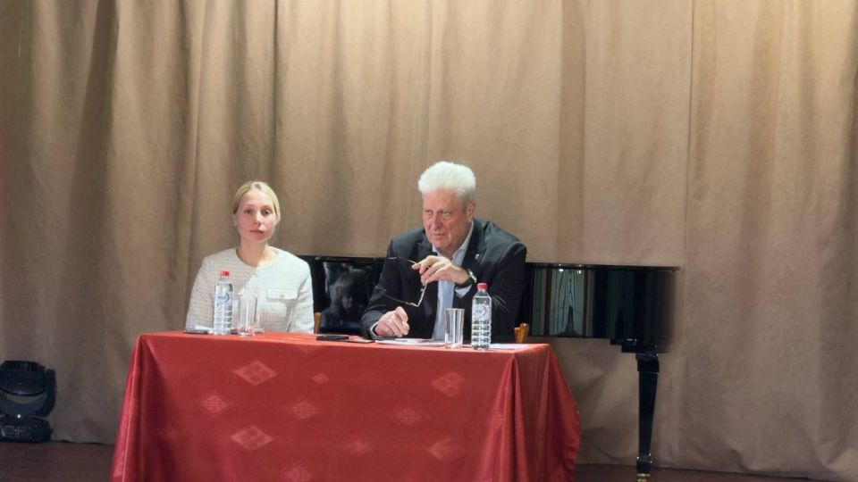 Сергей Козенко: Состоялась выездная рабочая встреча с коллективом Молодогвардейской детской школы искусств Сергей Козенко: Состоялась выездная рабочая встреча с коллективом Молодогвардейской детской школы искусств